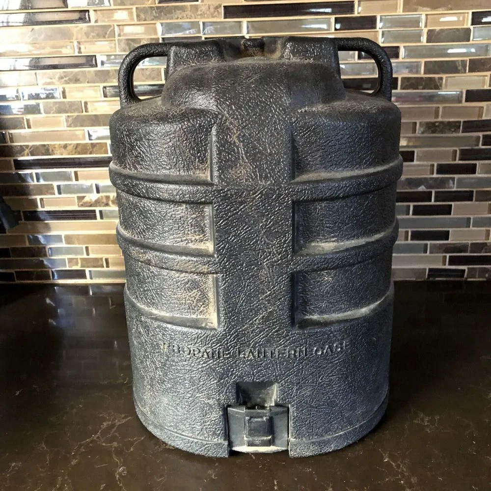 Century 7058‎ Dual Mantle Propane Lantern  Piezo Ignition in Back Case Bundle